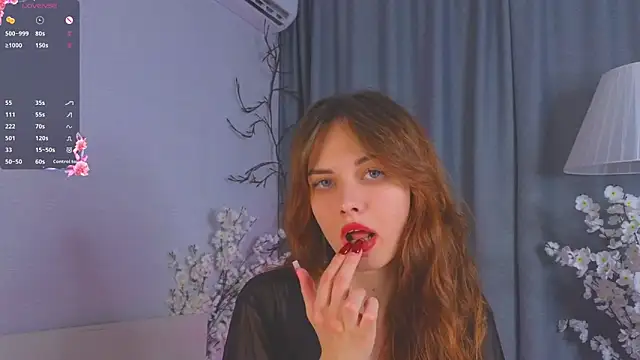 LisaDrake online show from September 19, 8:52 pm