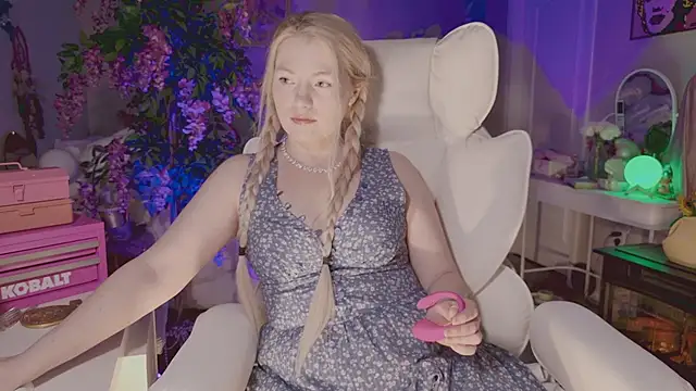 Talulaa online show from August 3, 8:47 pm