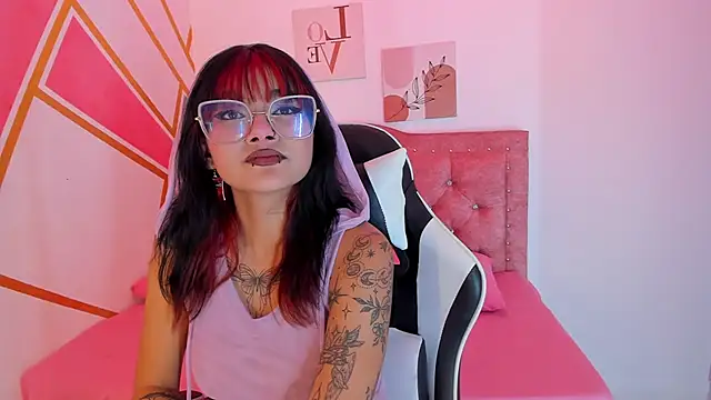 Lucy boobss online show from March 4, 3:13 am