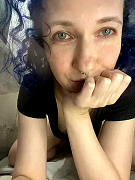 Snapshot of Kitty_Kisss chatting on October 17, 12:02 am Kitty Kisss online show from October 17, 12:02 am