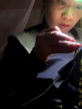 tuyetnhi-00 online show from November 11, 10:23 am