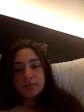 freakylittlebitch69 online show from September 24, 8:19 pm