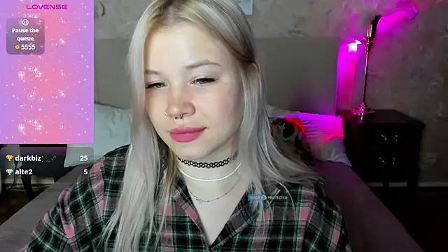 Diana Dream online show from December 4, 8:20 pm