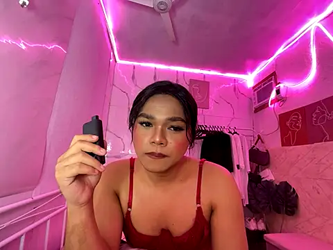 Snapshot of Sassy_lenarxx chatting on September 15, 9:33 pm Sassy lenarxx online show from September 15, 9:33 pm