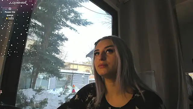 Ella Vee online show from February 20, 6:59 am