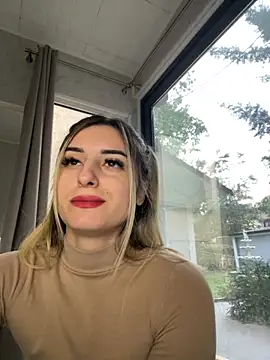 Snapshot of Ella_Vee chatting on September 26, 5:27 am Ella Vee online show from September 26, 5:27 am