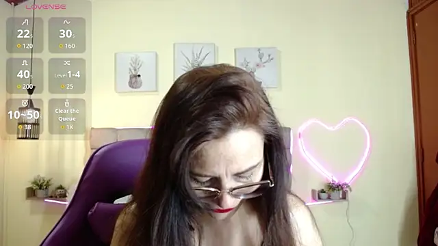  naomi s online show from June 12, 1:41 pm
