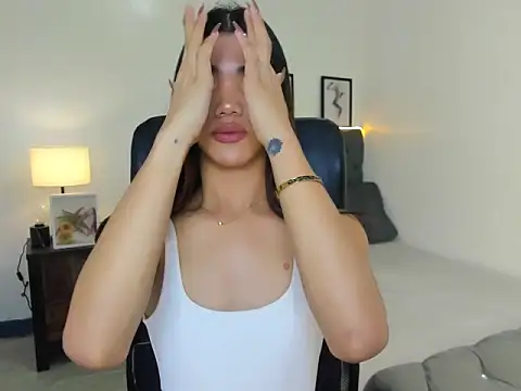 CassieSommereux online show from November 26, 11:50 pm