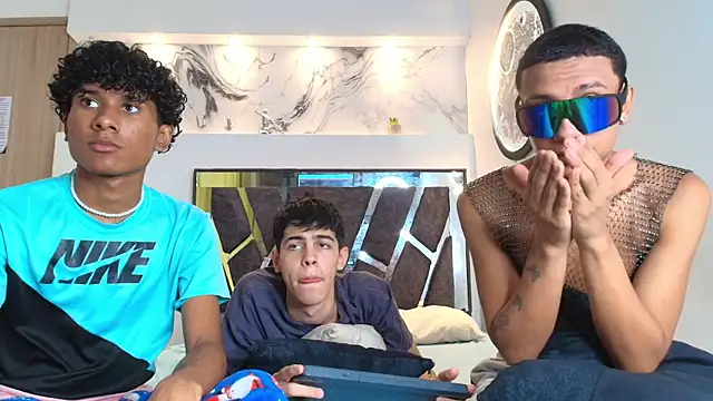 YOUNGS GUYS online show from September 29, 7:19 pm