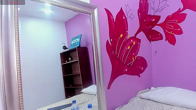 Snapshot of ValentinaLuxee chatting on October 1, 8:47 pm ValentinaLuxee online show from October 1, 8:47 pm