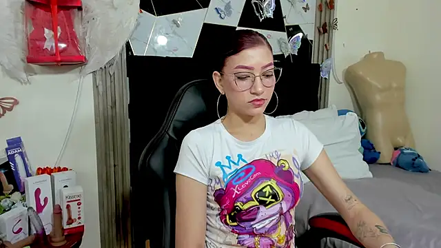 sophia arevalo online show from July 1, 3:06 am