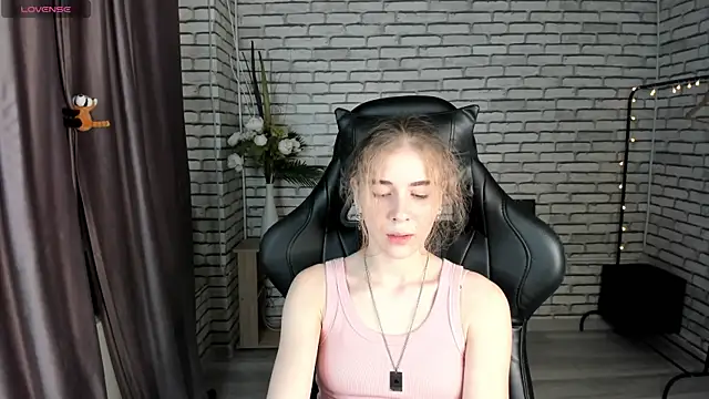 Snapshot of sunn_shine chatting on September 29, 1:38 pm sunn shine online show from September 29, 1:38 pm