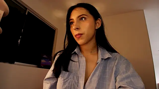 Snapshot of violethun_ chatting on September 30, 11:27 am violethun online show from September 30, 11:27 am