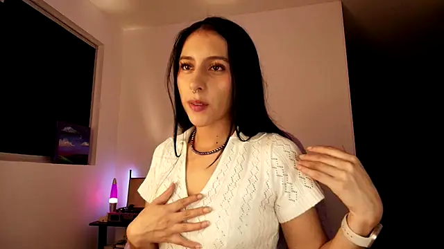 Snapshot of violethun_ chatting on October 11, 5:01 am violethun online show from October 11, 5:01 am