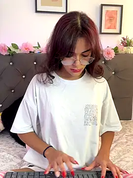 Im Lyan online show from November 22, 3:15 pm