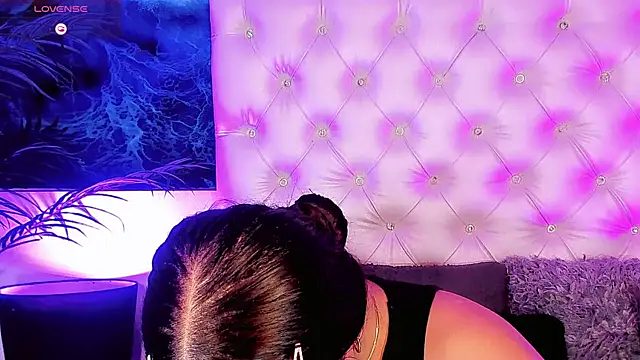 Valeria Swett  online show from July 9, 8:22 pm