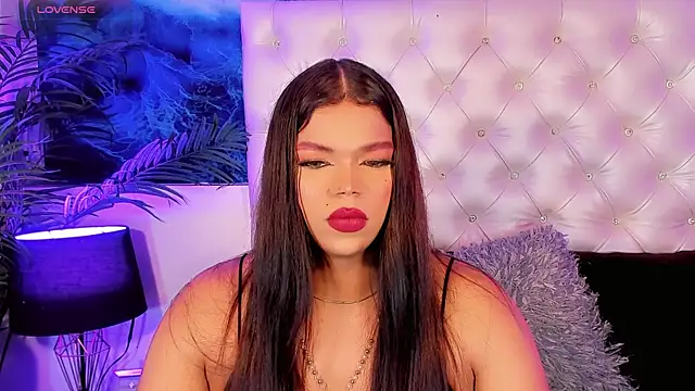 Valeria Swett  online show from June 27, 12:01 am