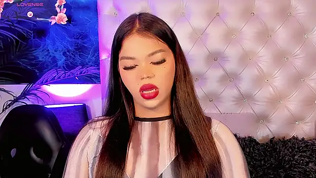 Valeria Swett  online show from June 6, 8:37 pm