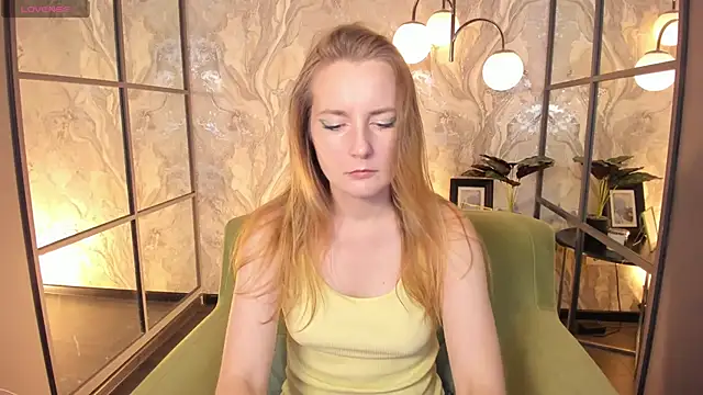 Snapshot of MeggySun chatting on September 22, 1:42 pm MeggySun online show from September 22, 1:42 pm