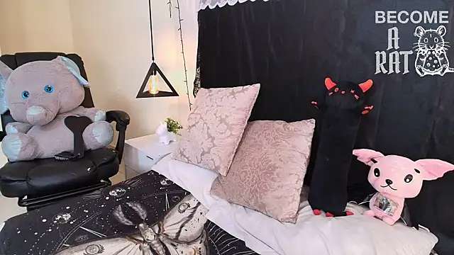 IvyBelle  online show from July 4, 11:28 am