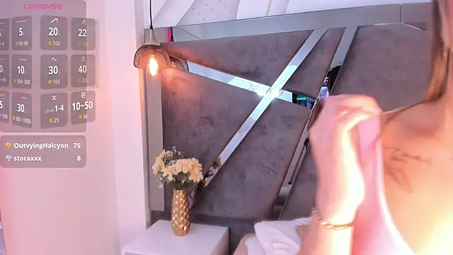 miia reeves  online show from October 24, 12:34 pm