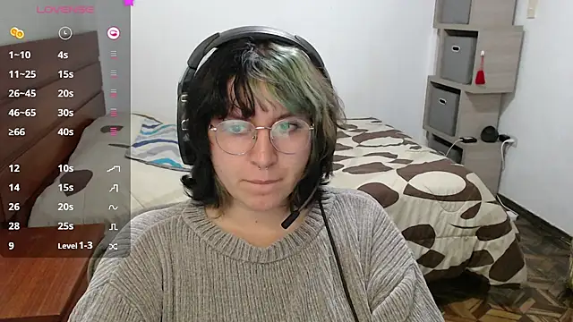 Froggyinthebox online show from June 18, 2:24 am