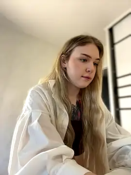 Snapshot of elliss_ chatting on September 18, 6:56 am elliss online show from September 18, 6:56 am