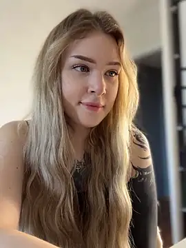 Snapshot of elliss_ chatting on September 17, 6:11 am elliss online show from September 17, 6:11 am
