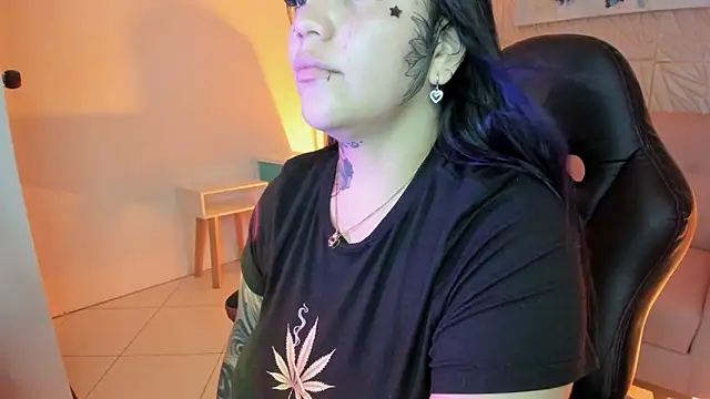 Snapshot of MAGIC_TESSA chatting on September 23, 5:22 pm MAGIC TESSA online show from September 23, 5:22 pm