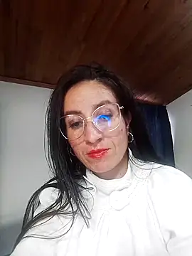 Snapshot of ERIKA__29 chatting on September 9, 1:33 pm ERIKA 29 online show from September 9, 1:33 pm