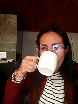 Snapshot of ERIKA__29 chatting on September 17, 2:26 pm ERIKA 29 online show from September 17, 2:26 pm