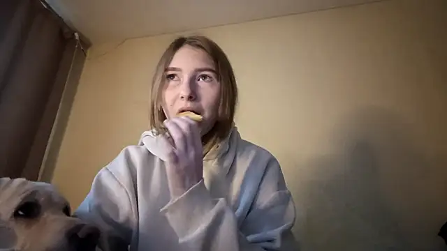 Nymera flare online show from November 28, 7:00 am