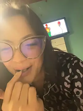 alilith online show from November 2, 9:40 pm