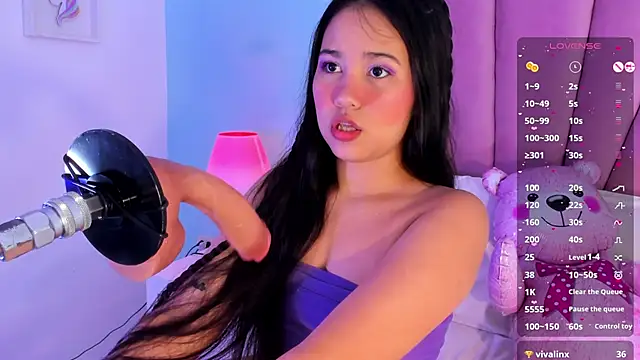 emma clarke  online show from October 4, 4:18 am