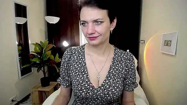 AvaSaturnian online show from October 9, 12:42 pm