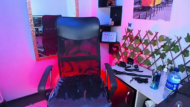 Sophie Jhoms online show from November 11, 4:19 am