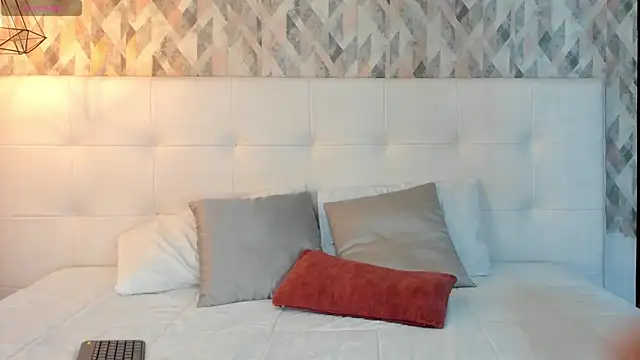 Roseaurora online show from July 29, 11:54 am
