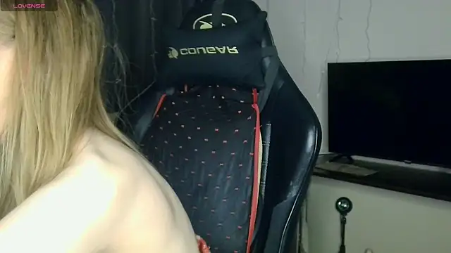 BabbbyFoxxx online show from April 6, 4:46 am