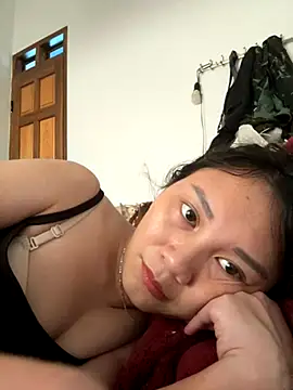 Snapshot of Almond-cute chatting on September 18, 5:06 am Almond-cute online show from September 18, 5:06 am