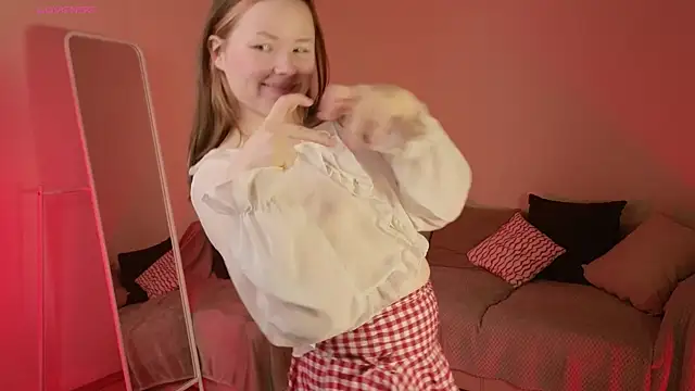 Sweetie Hope online show from June 20, 3:59 pm