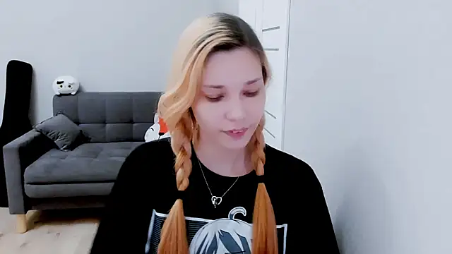 Snapshot of Kitten_Alissa chatting on September 13, 8:06 pm Kitten Alissa online show from September 13, 8:06 pm