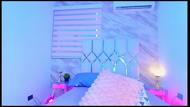 collet 1 online show from December 14, 12:00 pm