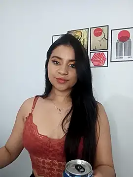 ValerieLove  online show from March 4, 11:33 pm