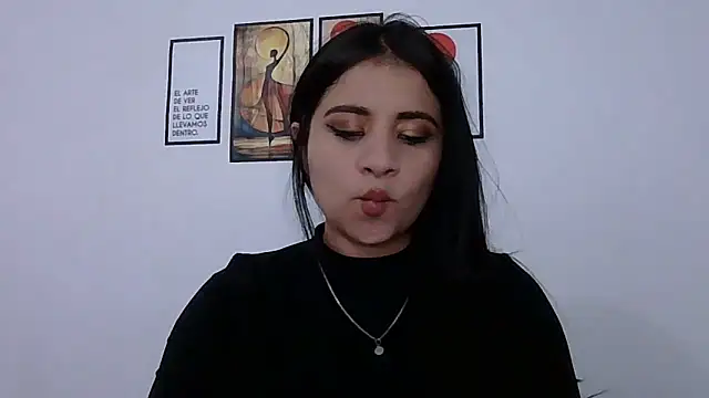 ValerieLove  online show from February 5, 9:18 pm