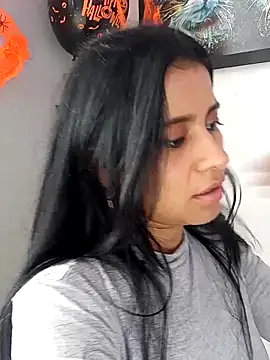 ValerieLove  online show from October 27, 7:30 pm