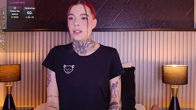 Meganreed  online show from July 21, 10:10 pm