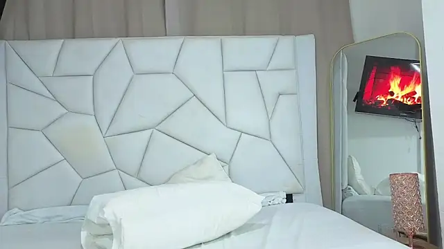 Snapshot of Paulaboterom chatting on October 8, 5:50 pm Paulaboterom online show from October 8, 5:50 pm