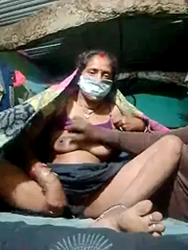 CUTE-004 online show from November 10, 6:25 pm