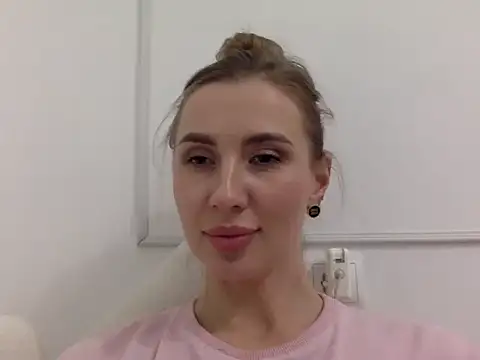 Alveryn online show from October 31, 6:34 pm