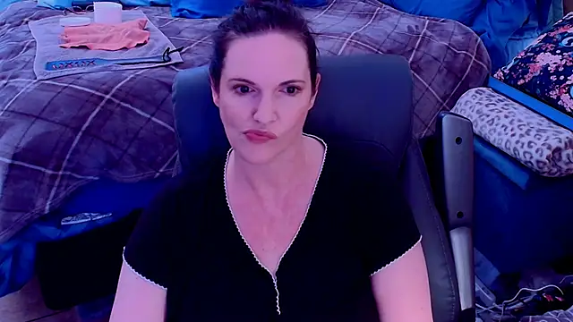ninajaymes online show from July 18, 8:33 pm